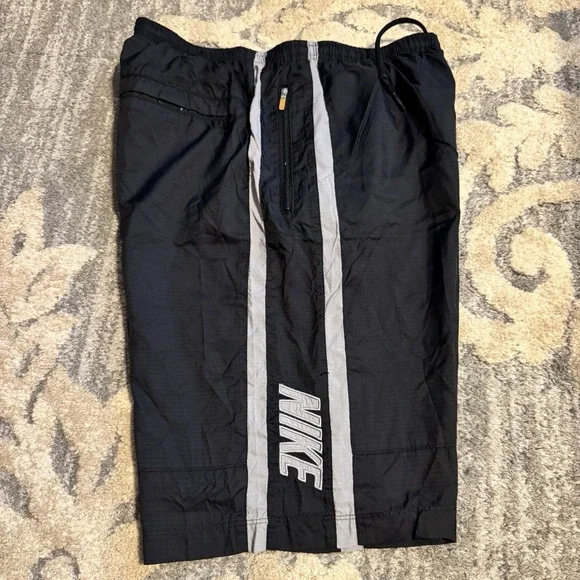 Nike VINTAGE 90s Black Swim Trunks Shorts L Swoosh‎ Logo Mesh Lined - Picture 4 of 6